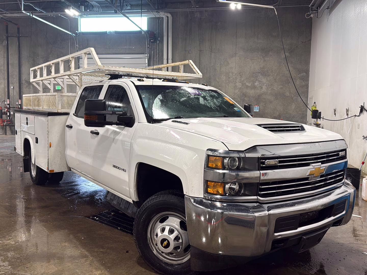 2017 Chevrolet Silverado HD WT 4WD Crew Cab 171.5" WB's photo