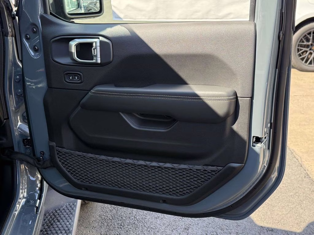 2026 Anvil Clear Coat Jeep Wrangler Sahara 4X4 SUV