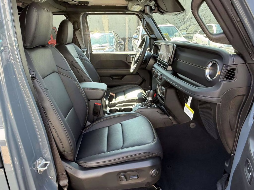 2026 Anvil Clear Coat Jeep Wrangler Sahara 4X4 SUV