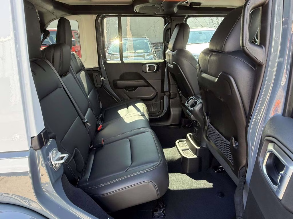 2026 Anvil Clear Coat Jeep Wrangler Sahara 4X4 SUV