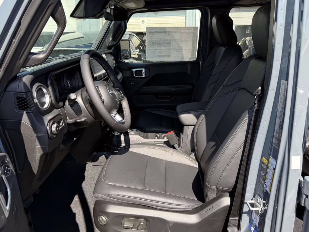 2026 Anvil Clear Coat Jeep Wrangler Sahara 4X4 SUV