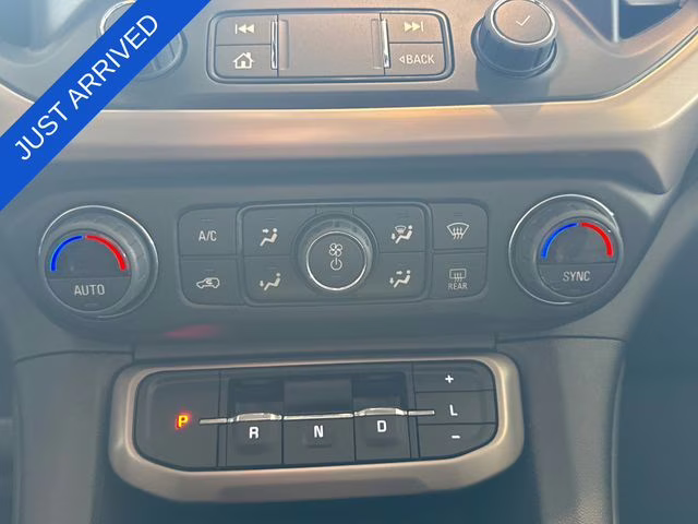 2023 Sterling Metallic GMC Acadia Denali FWD SUV