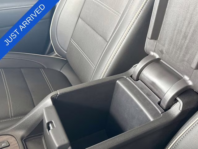 2023 Sterling Metallic GMC Acadia Denali FWD SUV