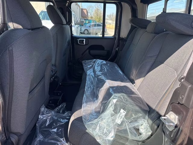 2026 Crystal Metallic Jeep Gladiator Sport 4X4 Truck