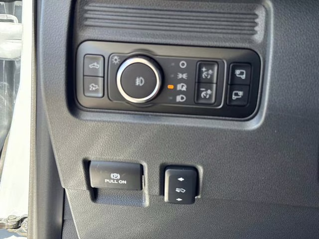 2026 Gray Metallic Ford Super Duty F-250 SRW Lariat 4X4 Truck