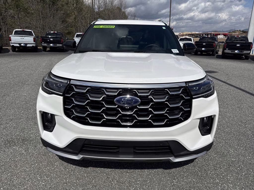 2025 Star White Metallic Tri-Coat Ford Explorer Platinum RWD SUV