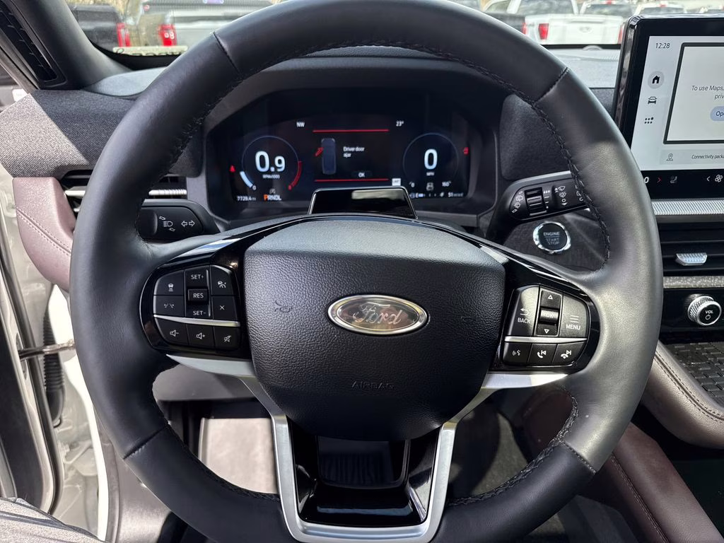 2025 Star White Metallic Tri-Coat Ford Explorer Platinum RWD SUV