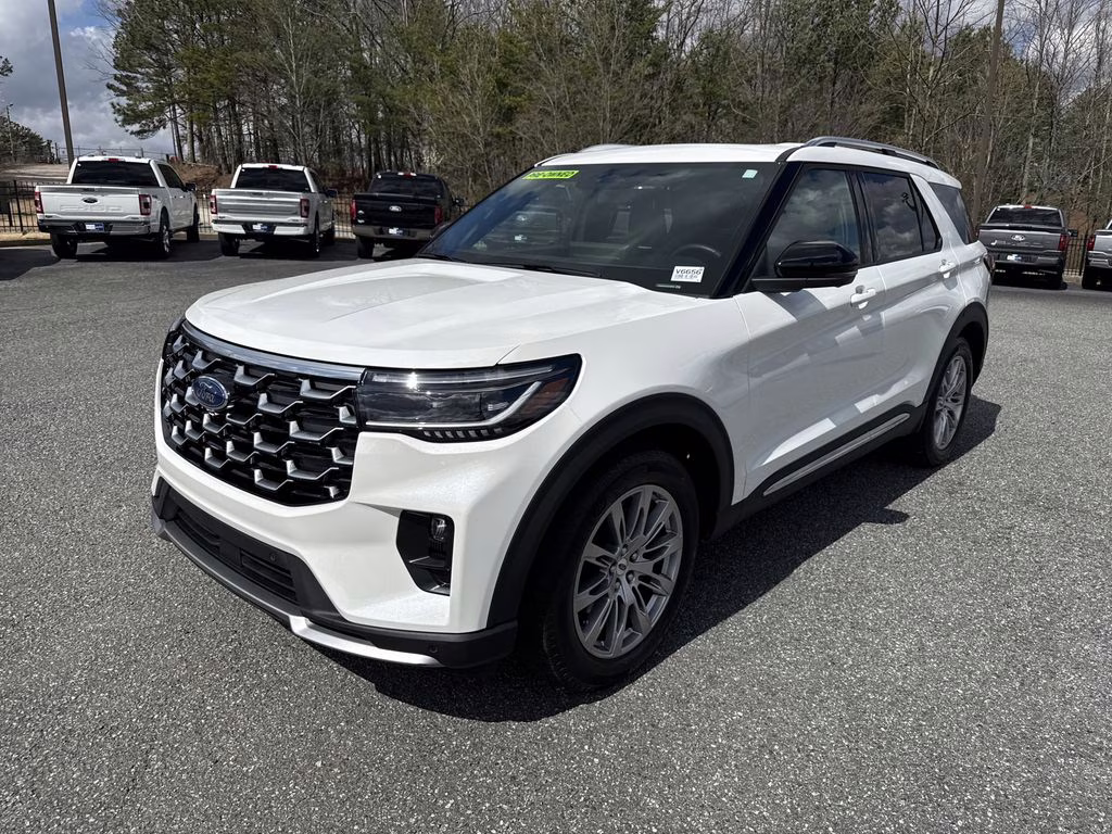 2025 Star White Metallic Tri-Coat Ford Explorer Platinum RWD SUV