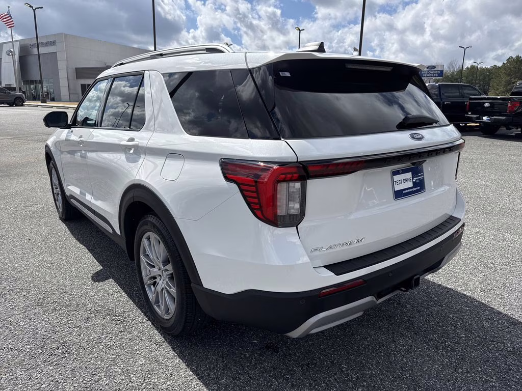 2025 Star White Metallic Tri-Coat Ford Explorer Platinum RWD SUV