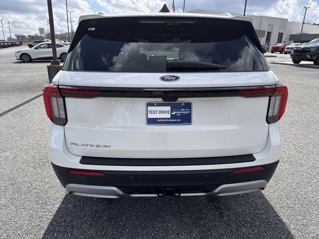 2025 Star White Metallic Tri-Coat Ford Explorer Platinum RWD SUV