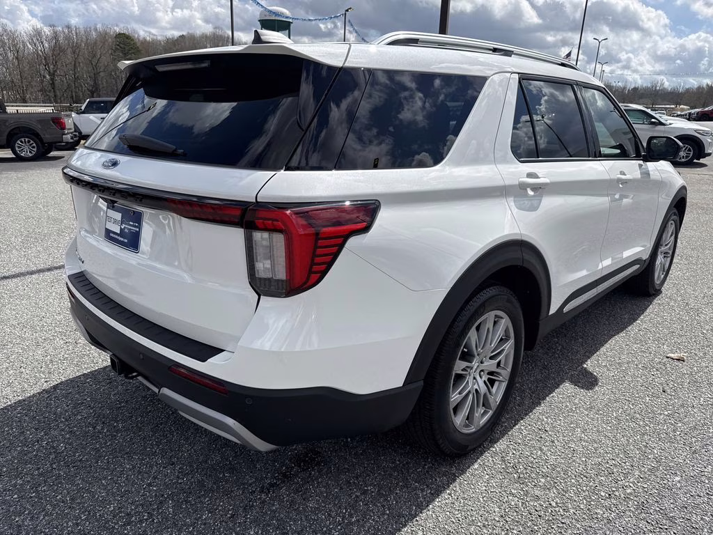 2025 Star White Metallic Tri-Coat Ford Explorer Platinum RWD SUV