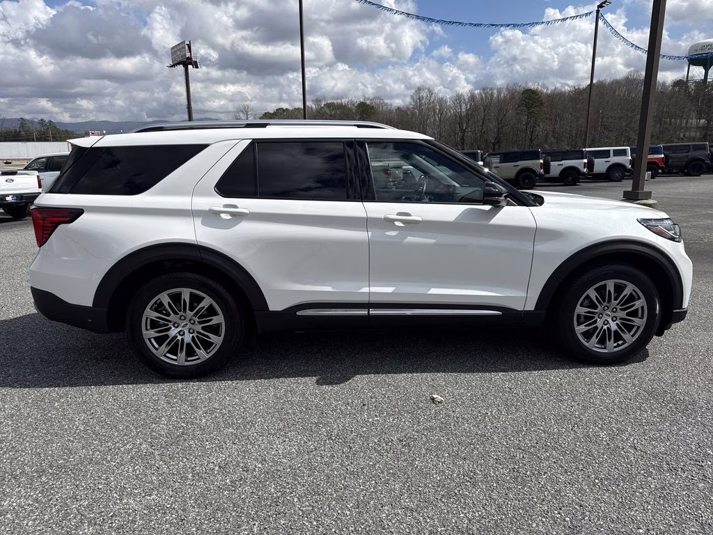2025 Star White Metallic Tri-Coat Ford Explorer Platinum RWD SUV