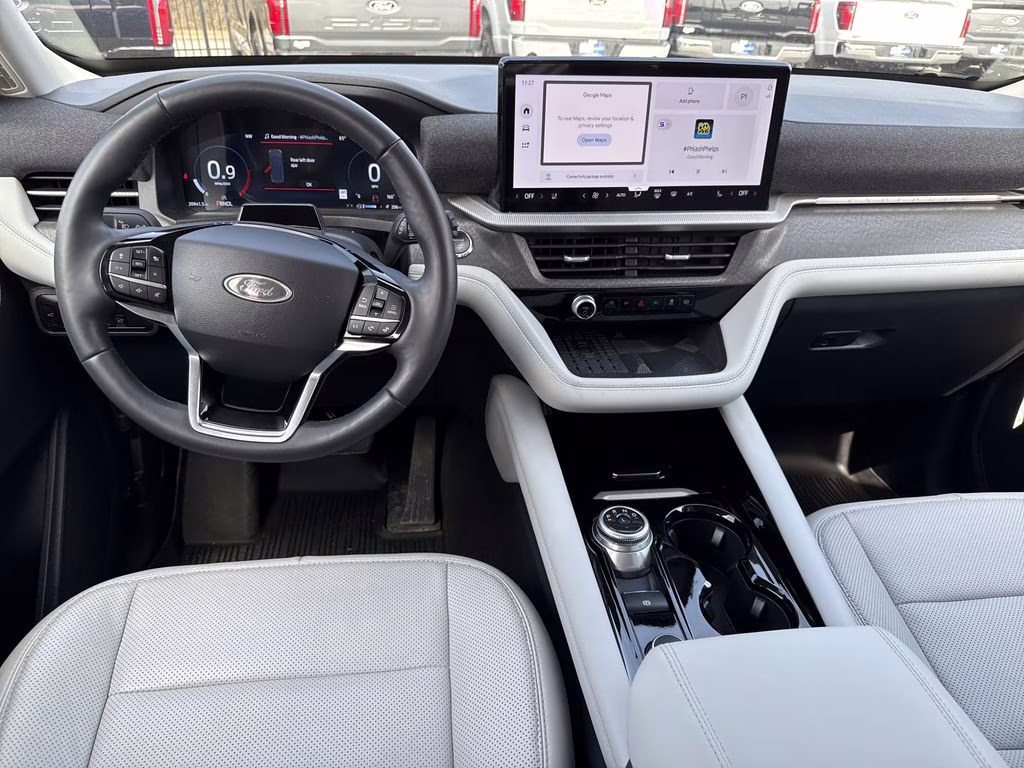 2025 Rapid Red Metallic Tinted Clearcoat Ford Explorer Platinum 4X4 SUV