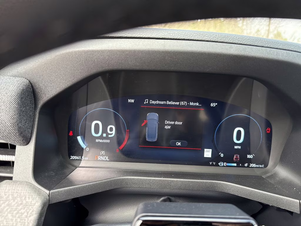 2025 Rapid Red Metallic Tinted Clearcoat Ford Explorer Platinum 4X4 SUV