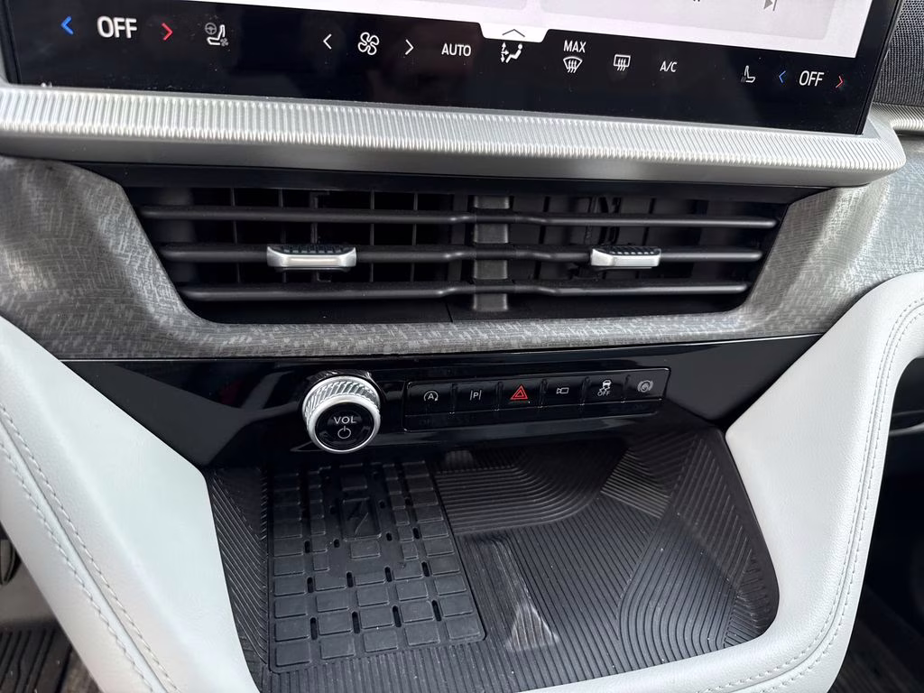 2025 Rapid Red Metallic Tinted Clearcoat Ford Explorer Platinum 4X4 SUV