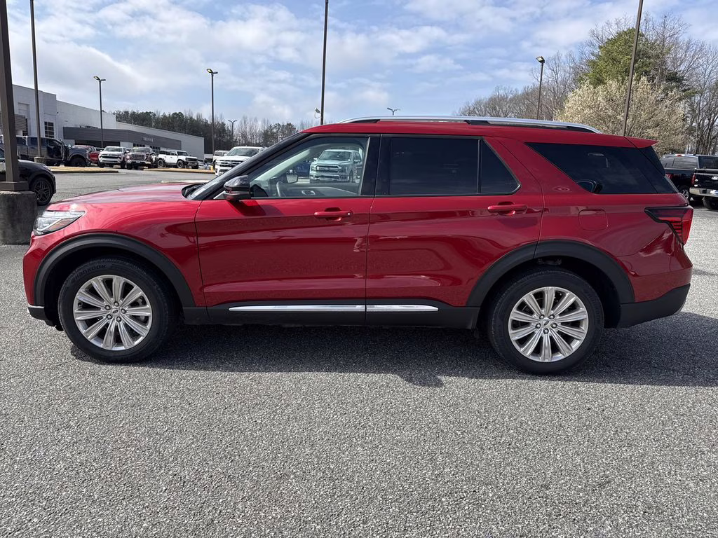 2025 Rapid Red Metallic Tinted Clearcoat Ford Explorer Platinum 4X4 SUV