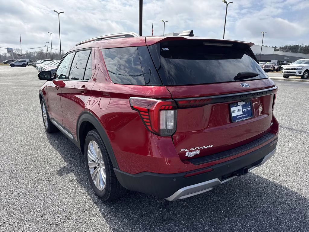 2025 Rapid Red Metallic Tinted Clearcoat Ford Explorer Platinum 4X4 SUV