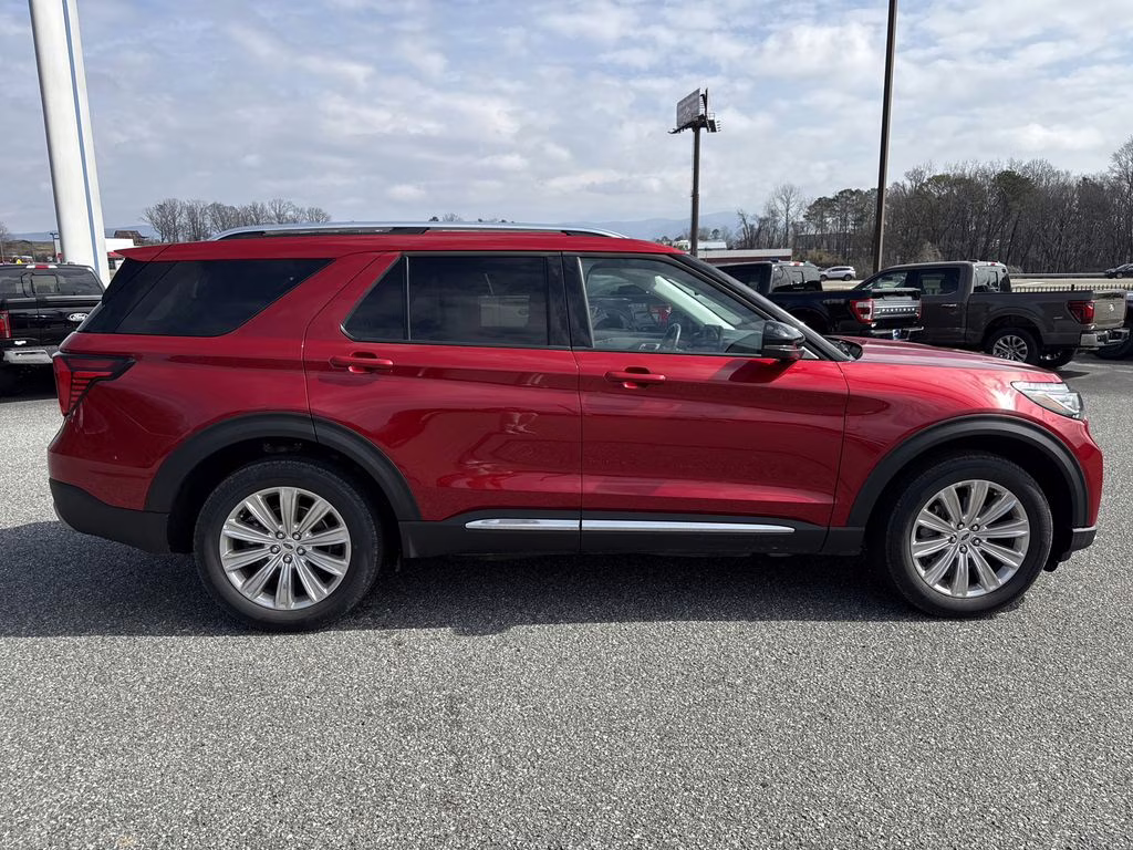 2025 Rapid Red Metallic Tinted Clearcoat Ford Explorer Platinum 4X4 SUV