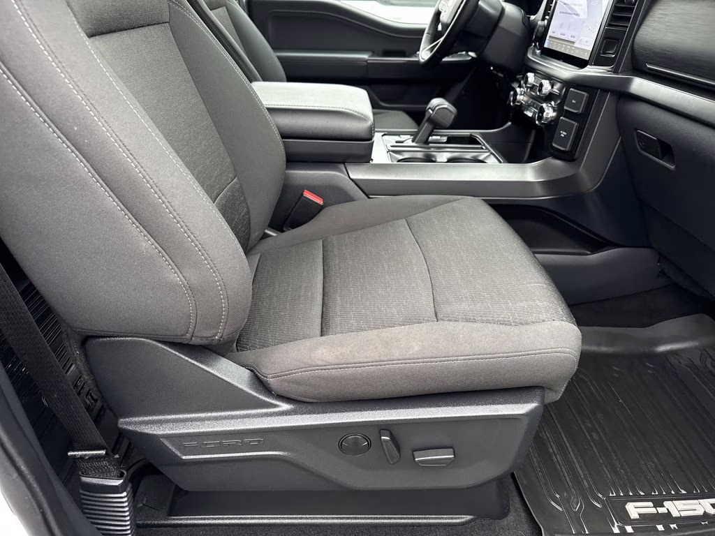 2024 Oxford White Ford F-150 XLT 4X4 Truck