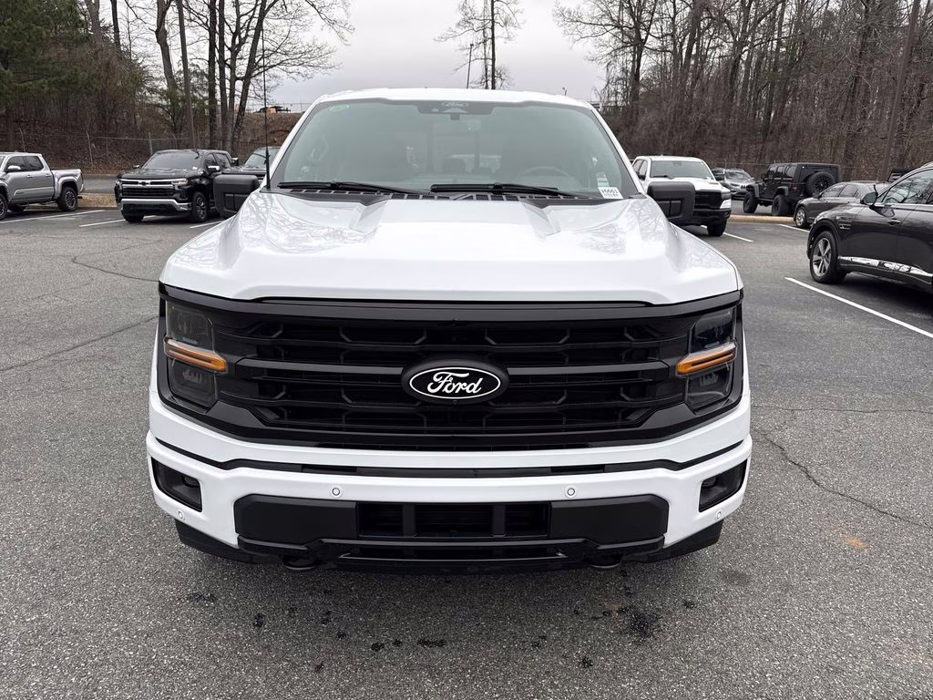 2024 Oxford White Ford F-150 XLT 4X4 Truck