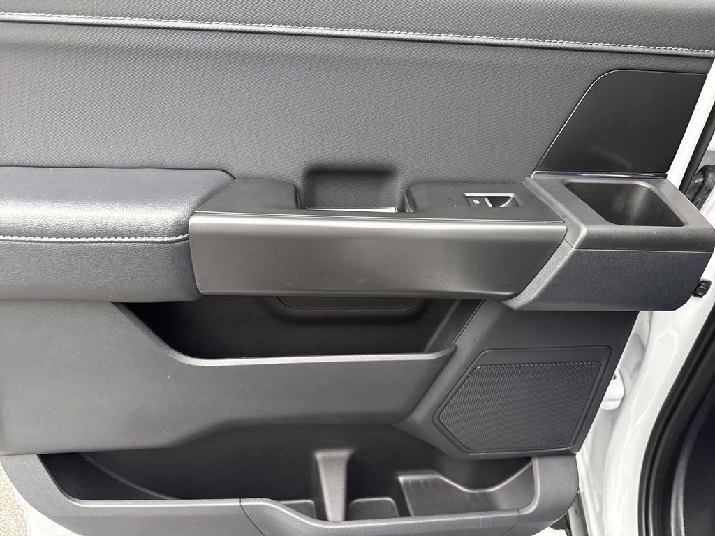 2024 Oxford White Ford F-150 XLT 4X4 Truck