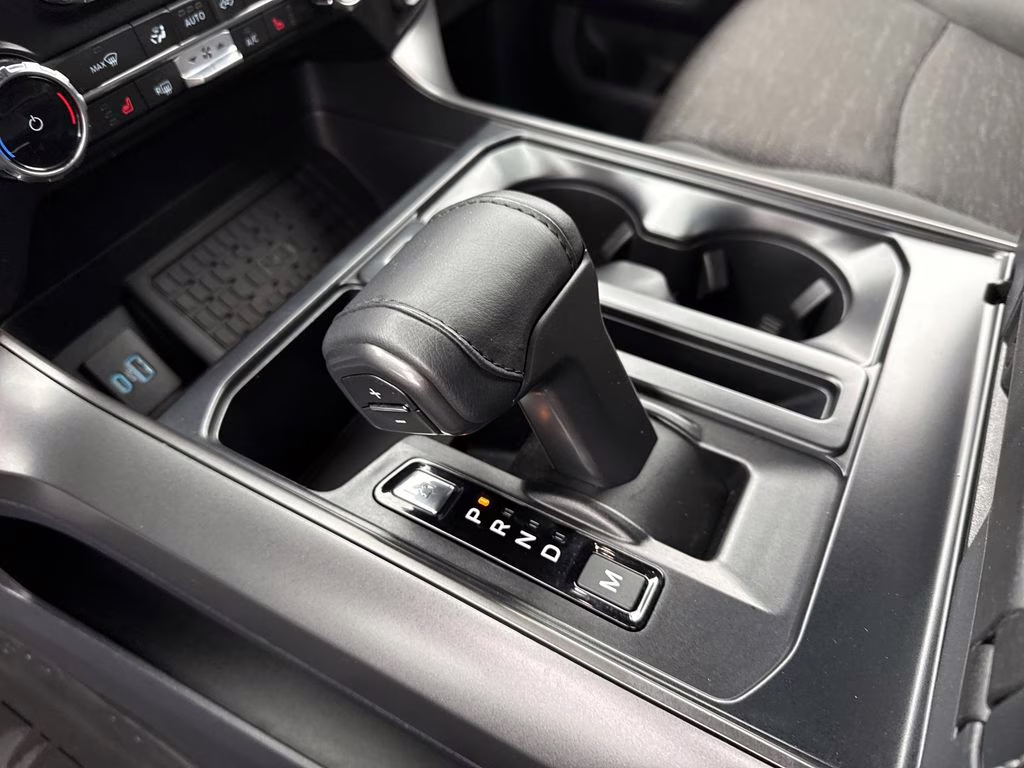 2024 Oxford White Ford F-150 XLT 4X4 Truck