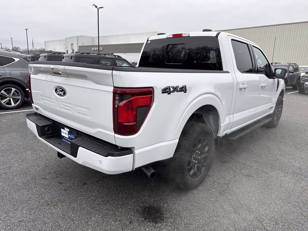 2024 Oxford White Ford F-150 XLT 4X4 Truck