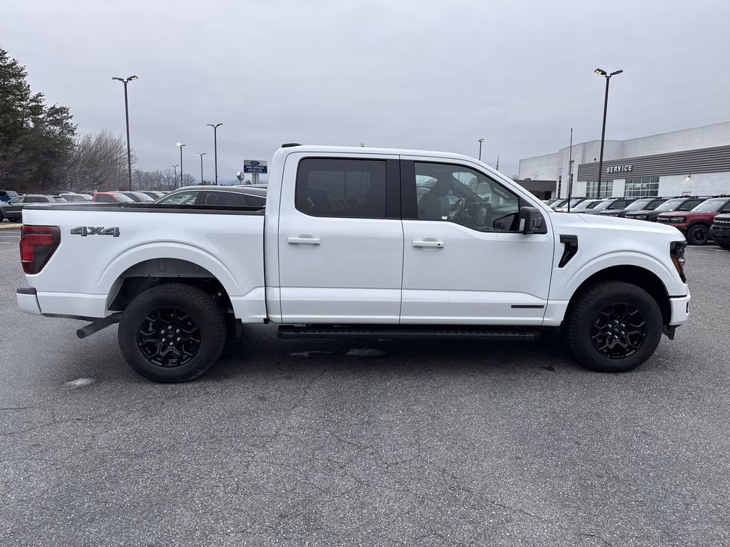 2024 Oxford White Ford F-150 XLT 4X4 Truck