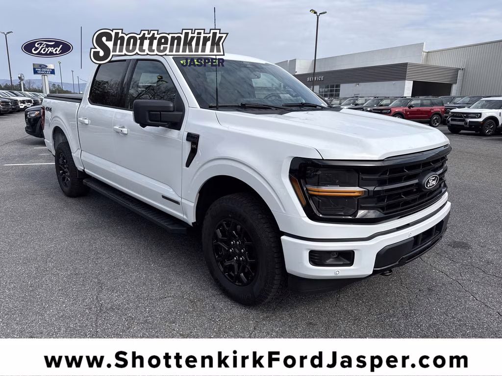2024 Oxford White Ford F-150 XLT 4X4 Truck