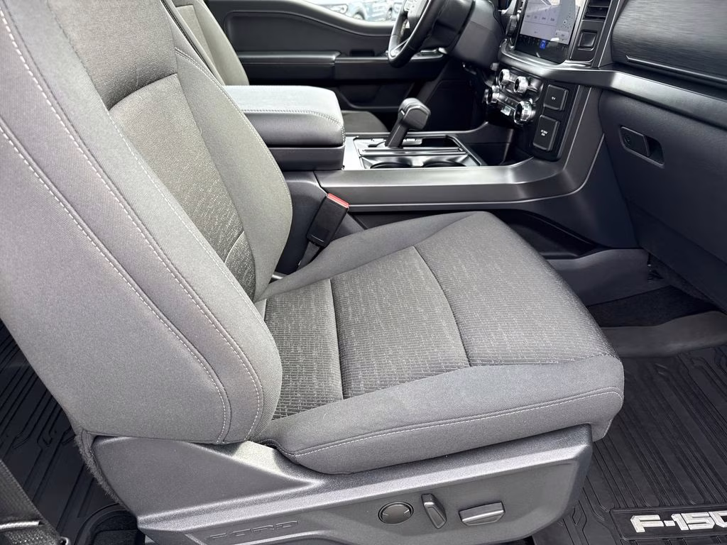 2024 Oxford White Ford F-150 XLT 4X4 Truck