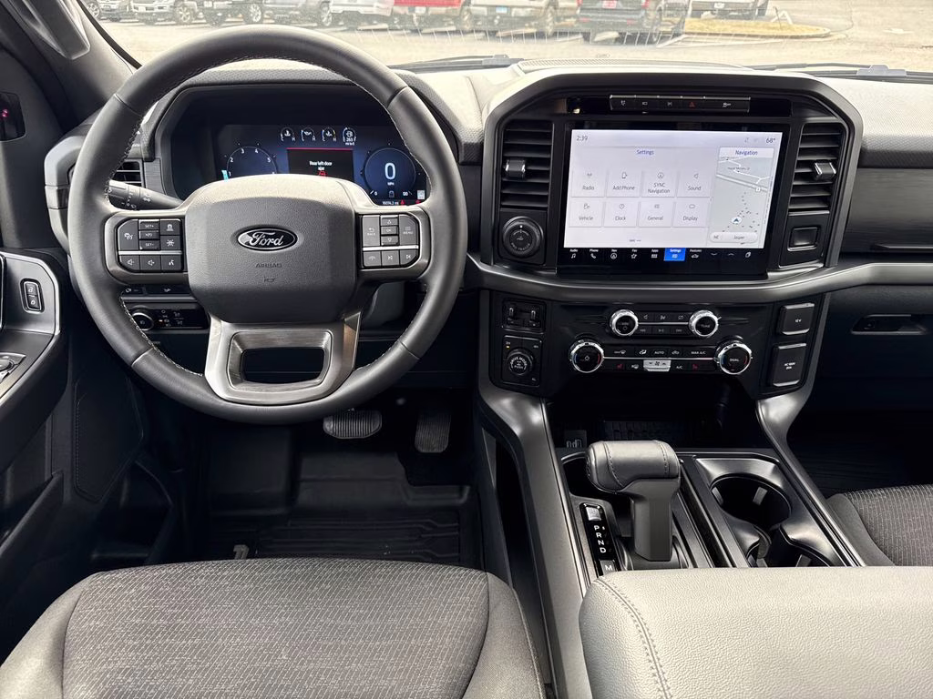 2024 Oxford White Ford F-150 XLT 4X4 Truck