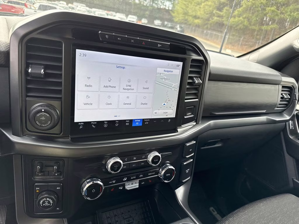 2024 Oxford White Ford F-150 XLT 4X4 Truck