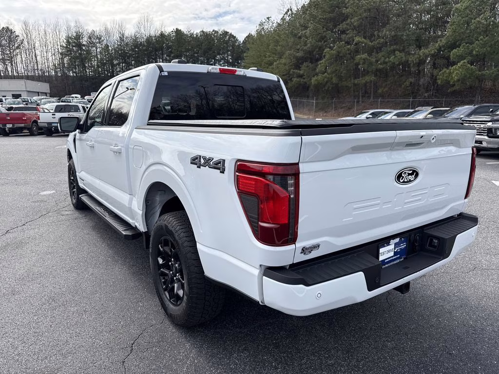 2024 Oxford White Ford F-150 XLT 4X4 Truck