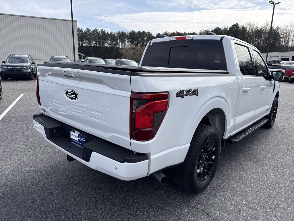 2024 Oxford White Ford F-150 XLT 4X4 Truck