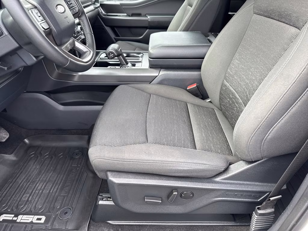 2024 Oxford White Ford F-150 XLT 4X4 Truck