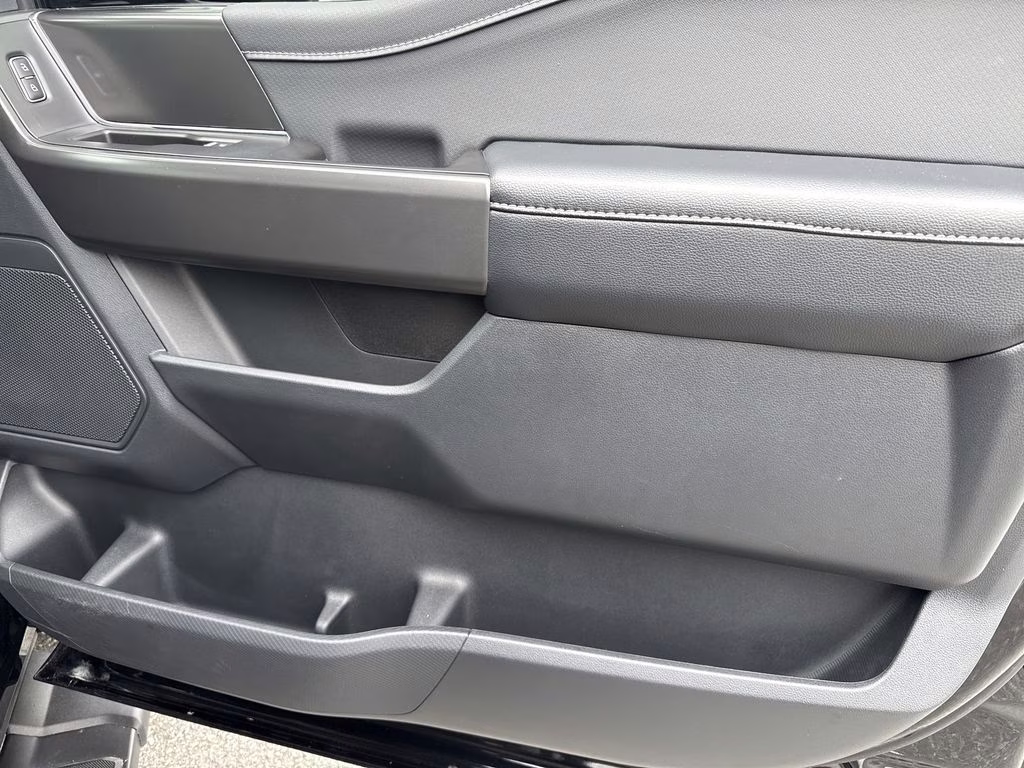 2024 Agate Black Metallic Ford F-150 XLT 4X4 Truck