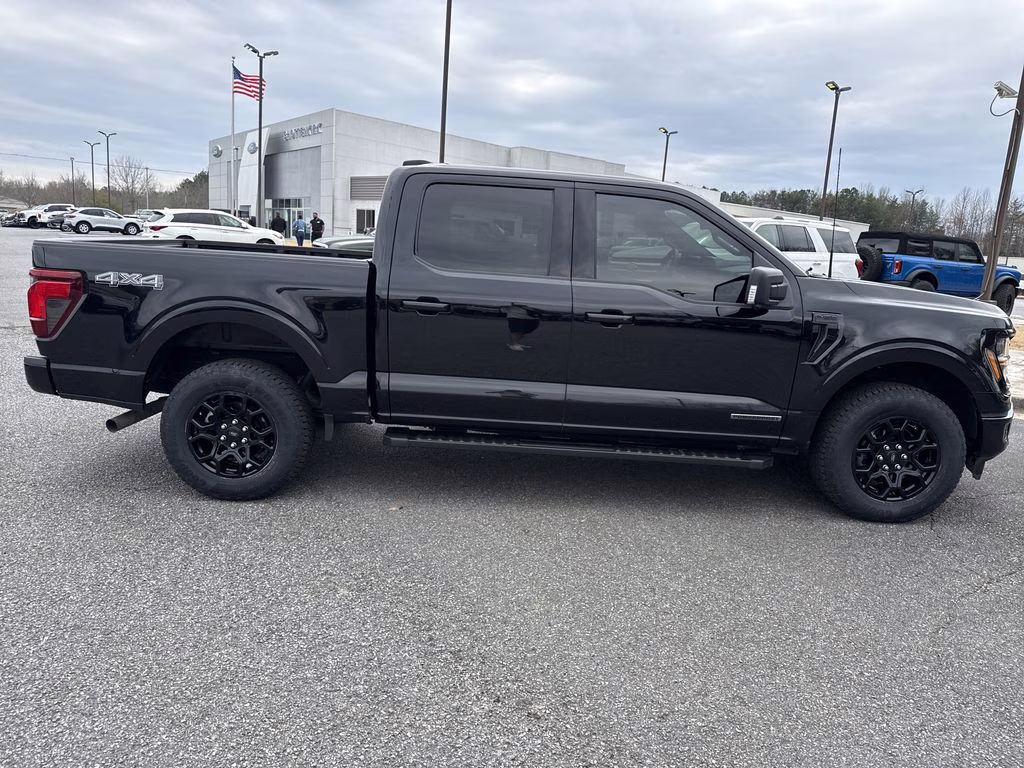 2024 Agate Black Metallic Ford F-150 XLT 4X4 Truck