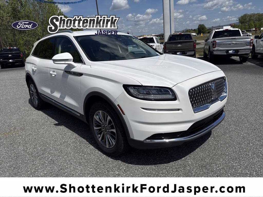 2022 Pristine White Metallic Tri-Coat Lincoln Nautilus Standard FWD SUV