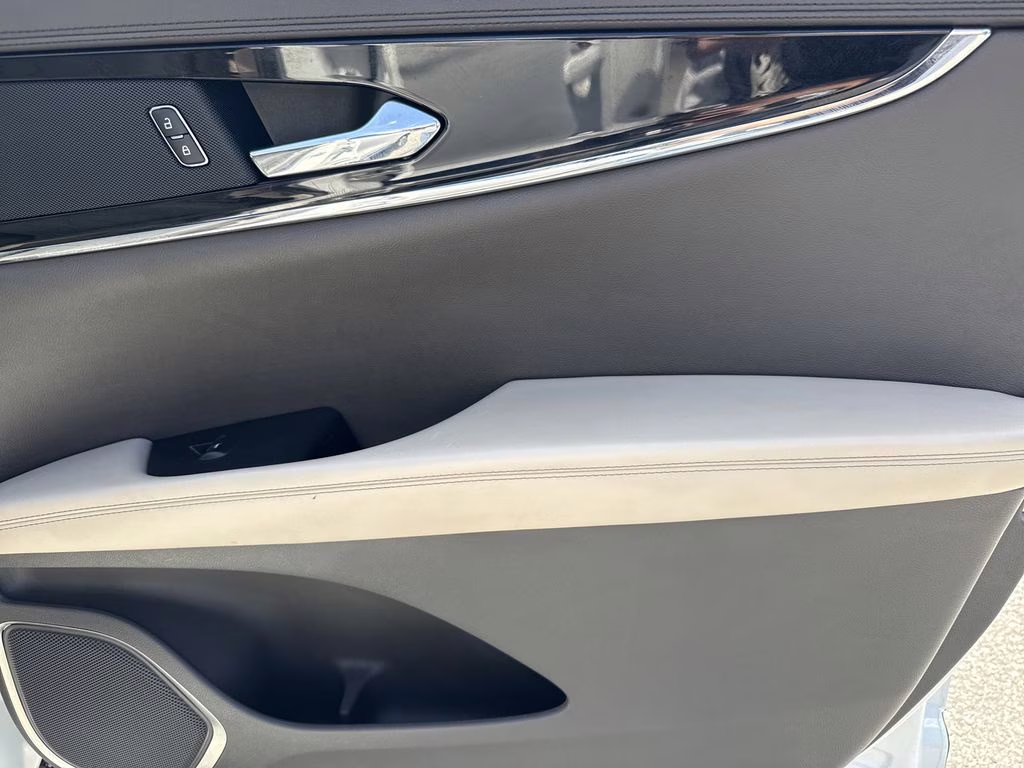 2022 Pristine White Metallic Tri-Coat Lincoln Nautilus Standard FWD SUV