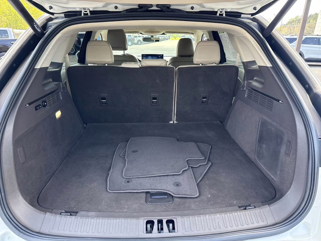 2022 Pristine White Metallic Tri-Coat Lincoln Nautilus Standard FWD SUV