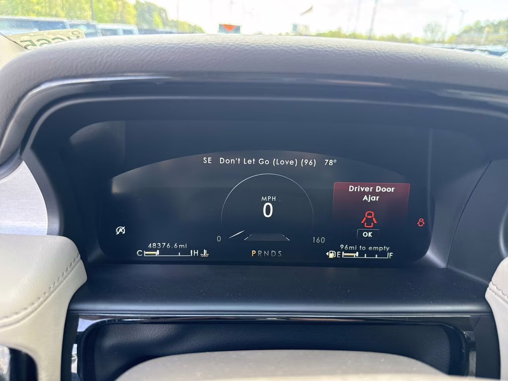 2022 Pristine White Metallic Tri-Coat Lincoln Nautilus Standard FWD SUV