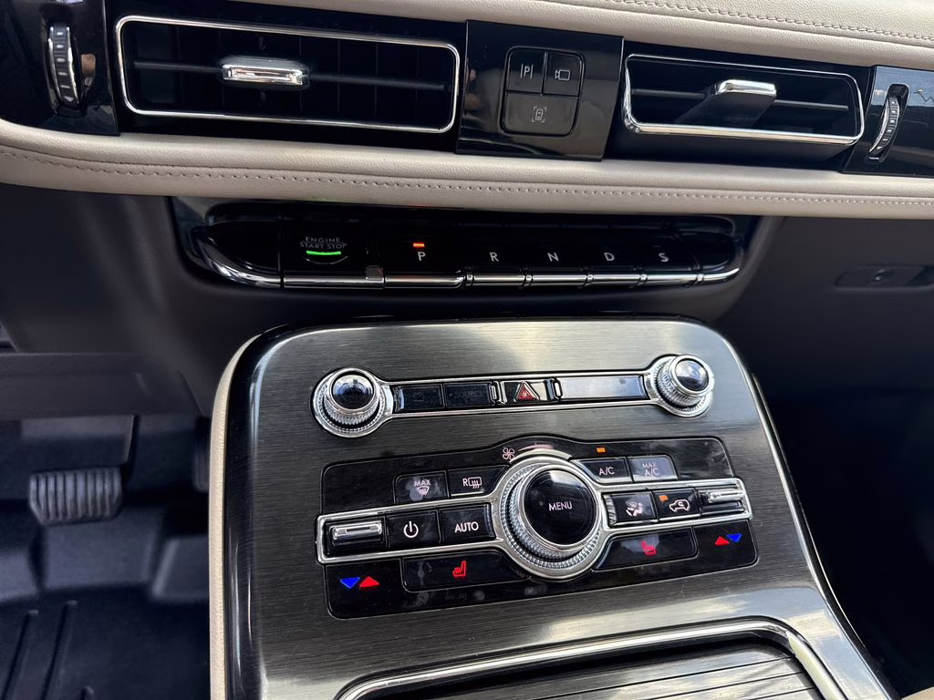 2022 Pristine White Metallic Tri-Coat Lincoln Nautilus Standard FWD SUV