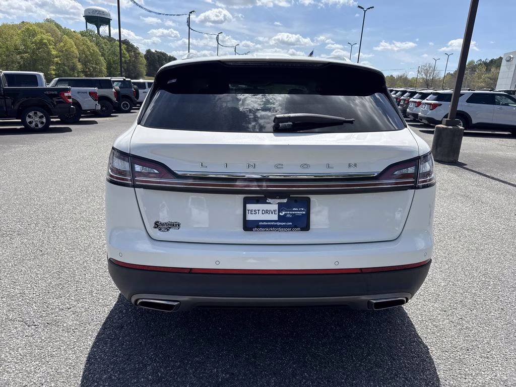 2022 Pristine White Metallic Tri-Coat Lincoln Nautilus Standard FWD SUV