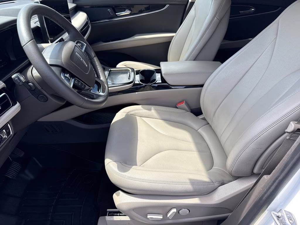 2022 Pristine White Metallic Tri-Coat Lincoln Nautilus Standard FWD SUV