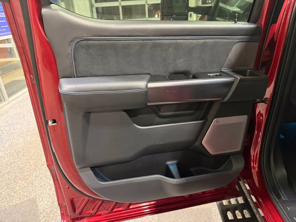 2025 Ruby Red Metallic Ford Super Duty F-250 SRW Platinum w/Tremor Off Road & 5th Wheel Prep 4X4 Truck