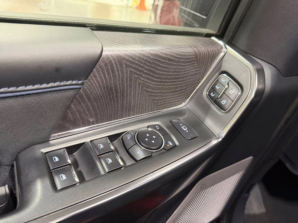 2025 Ruby Red Metallic Ford Super Duty F-250 SRW Platinum w/Tremor Off Road & 5th Wheel Prep 4X4 Truck