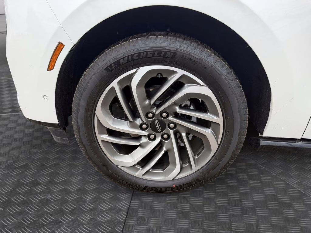 2025 White Metallic Lincoln Navigator L Reserve w/Heavy Duty Tow Pkg 4X4 SUV