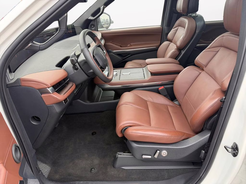 2025 White Metallic Lincoln Navigator L Reserve w/Heavy Duty Tow Pkg 4X4 SUV