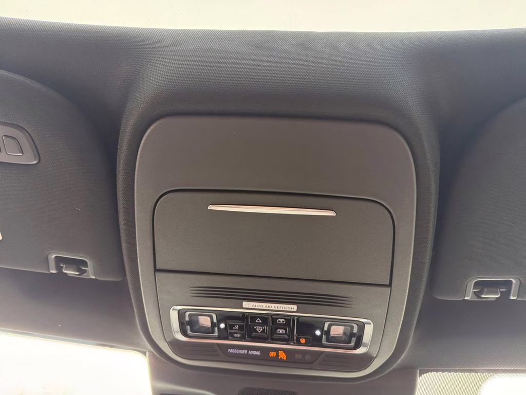 2025 White Metallic Lincoln Navigator L Reserve w/Heavy Duty Tow Pkg 4X4 SUV