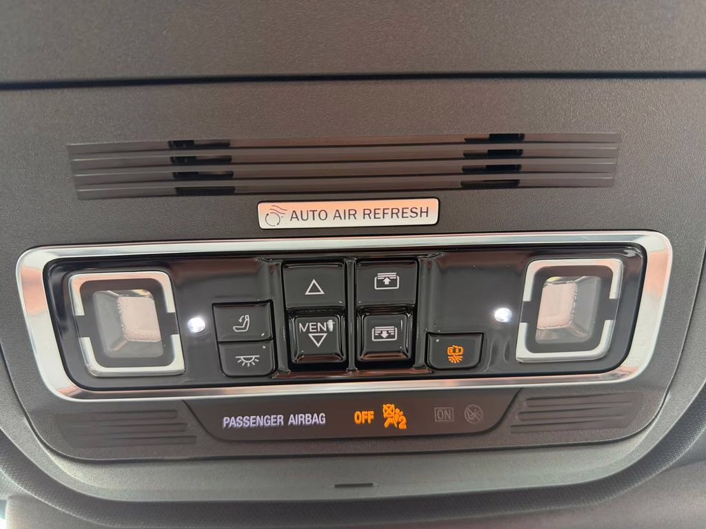 2025 White Metallic Lincoln Navigator L Reserve w/Heavy Duty Tow Pkg 4X4 SUV